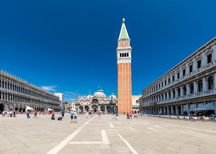 Elegant Terrace Apartment Near Piazza San Marco Last Floor No Lift